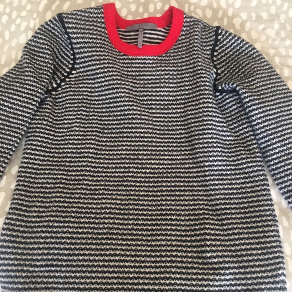 Sweater with red crew